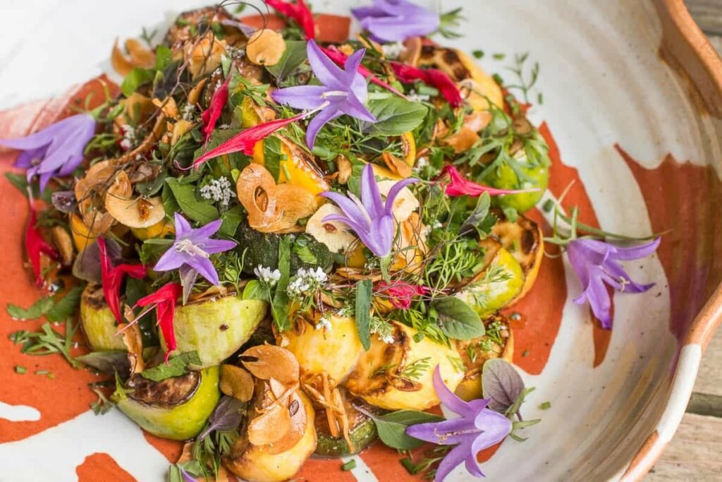 How can bellflowers be used in cooking